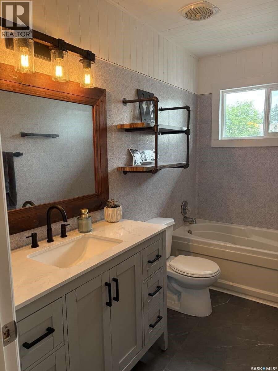 405 7th AVENUE W - 9