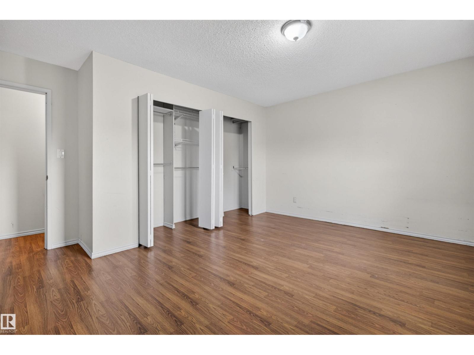 #1 4275 76 ST NW - 18
