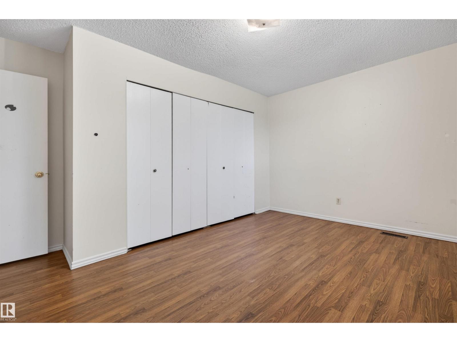 #1 4275 76 ST NW - 13