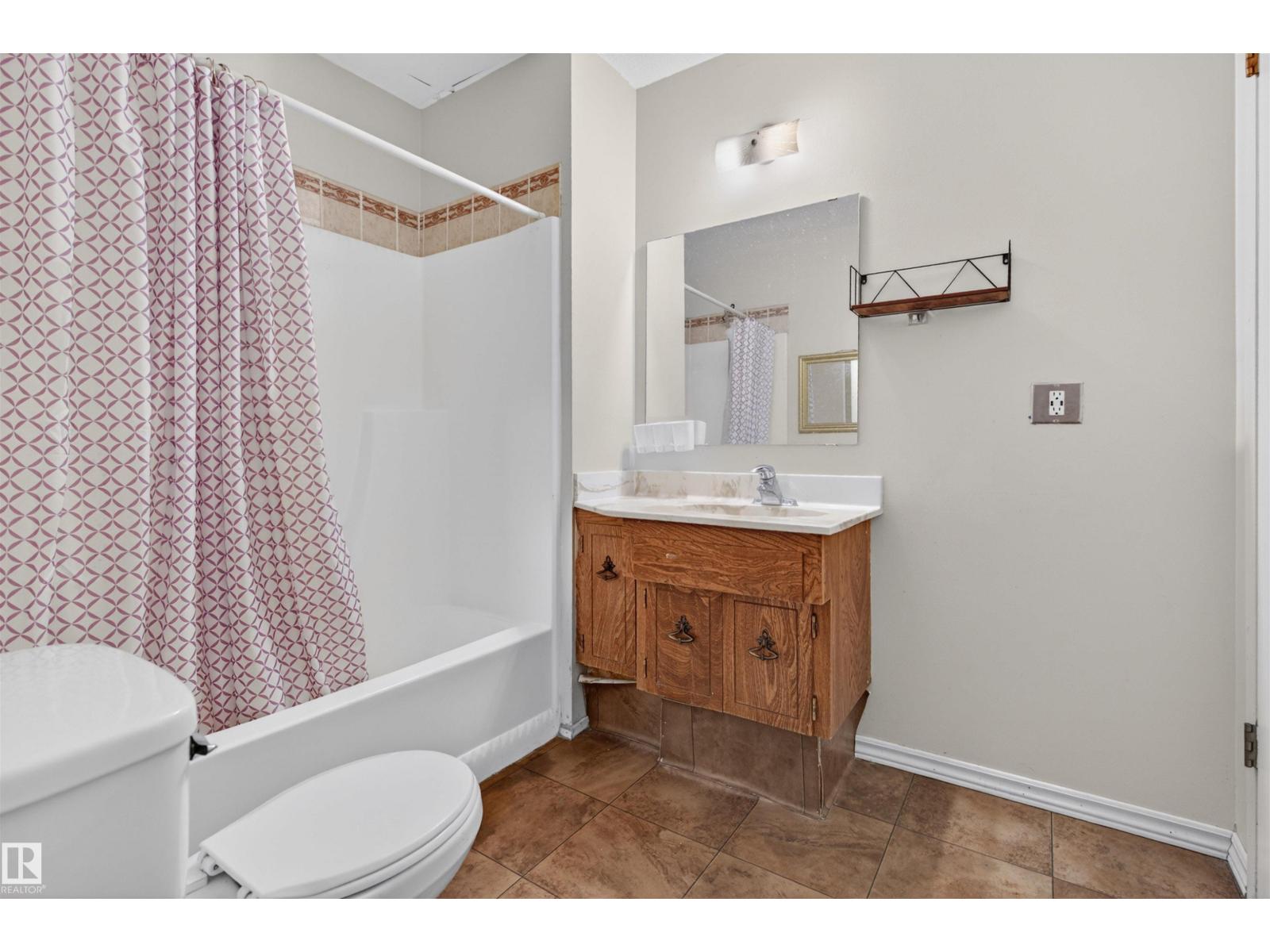 #1 4275 76 ST NW - 16