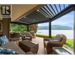 777 Coubeaux Place, Sorrento, BC V0E2W1 Photo 25