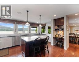 777 Coubeaux Place, Sorrento, BC V0E2W1 Photo 31