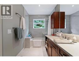 777 Coubeaux Place, Sorrento, BC V0E2W1 Photo 59