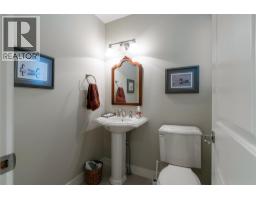 777 Coubeaux Place, Sorrento, BC V0E2W1 Photo 63