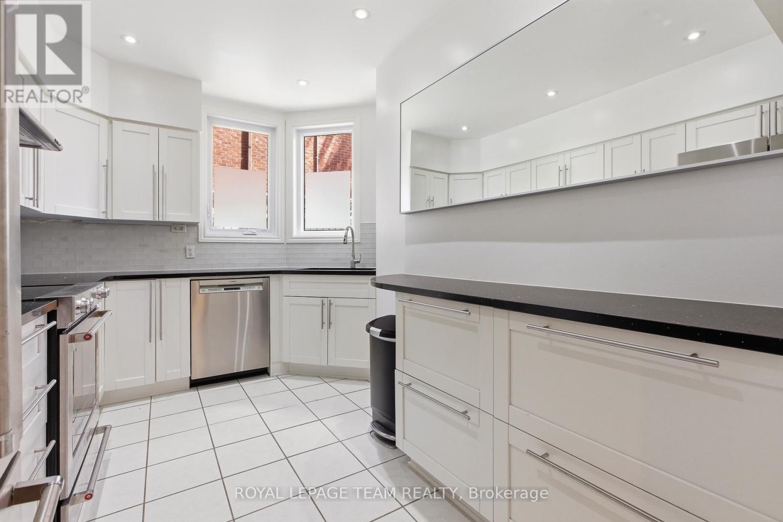 #107 499 SUNNYSIDE AVENUE W - 16
