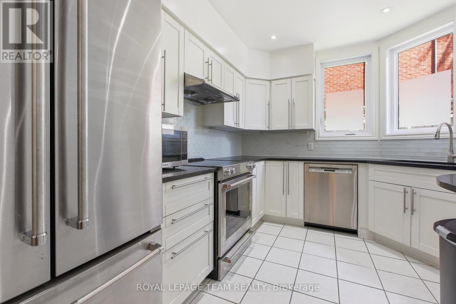 #107 499 SUNNYSIDE AVENUE W - 17
