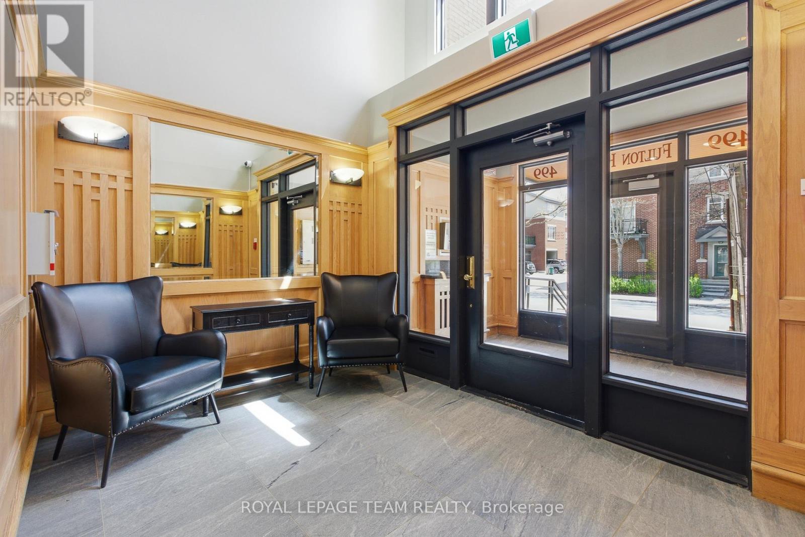 #107 499 SUNNYSIDE AVENUE W - 2