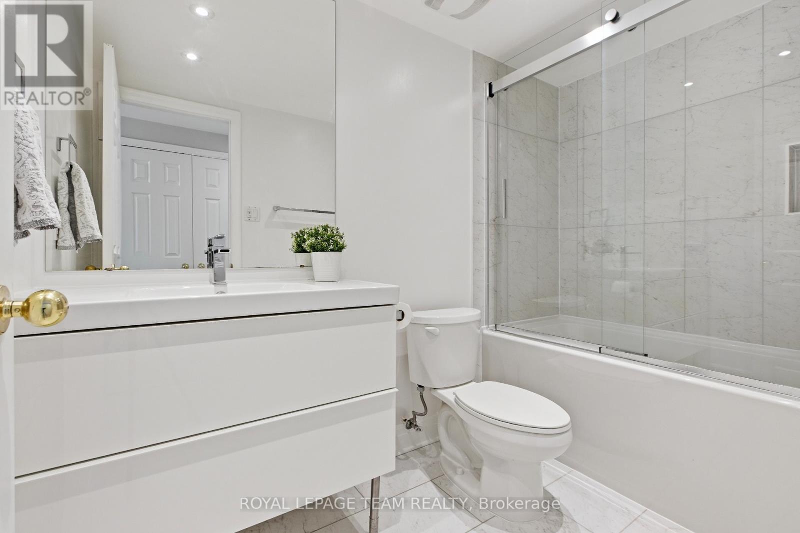 #107 499 SUNNYSIDE AVENUE W - 24