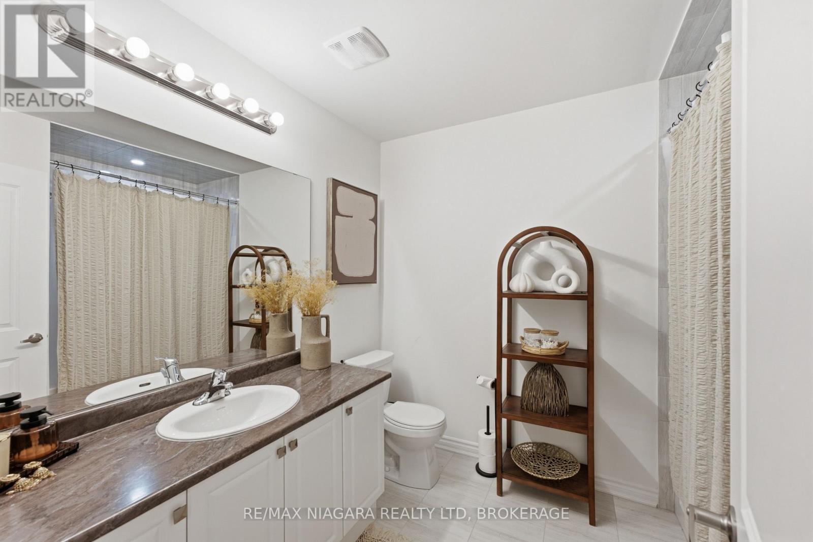 56 SAPPHIRE WAY - 18