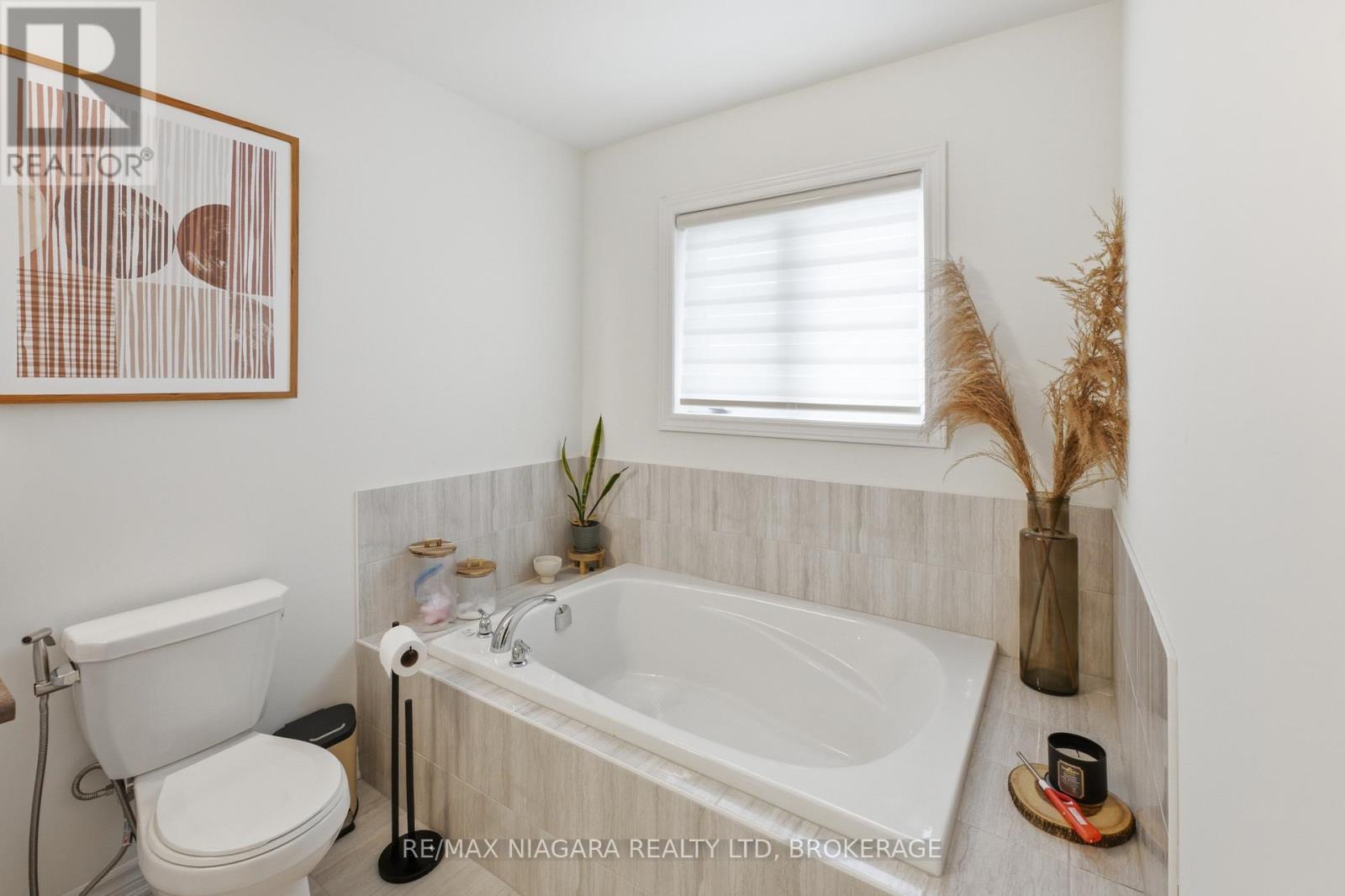 56 SAPPHIRE WAY - 23