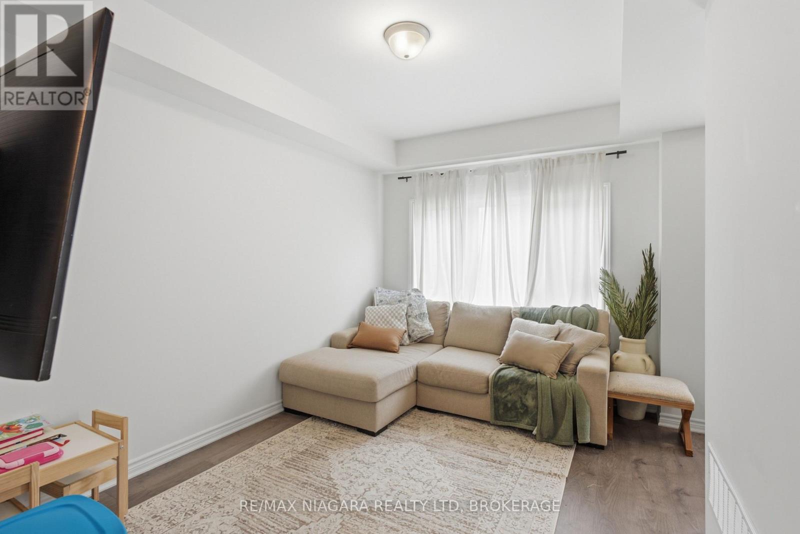 56 SAPPHIRE WAY - 7