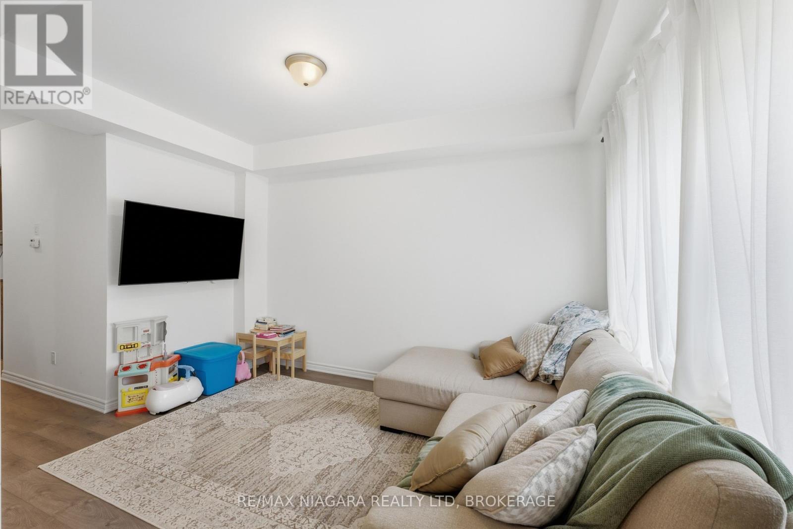 56 SAPPHIRE WAY - 8
