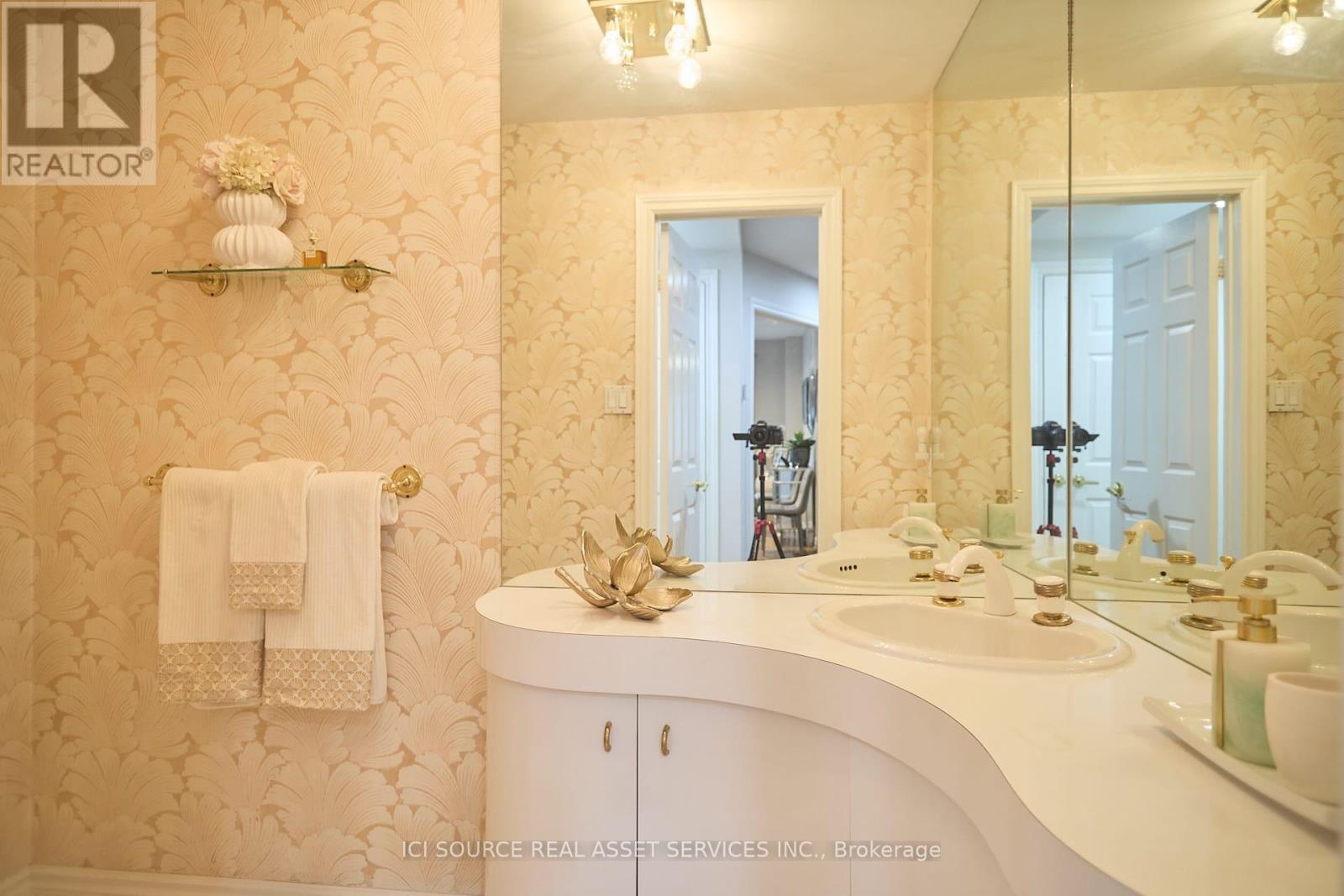 104 ALMORE AVENUE - 6