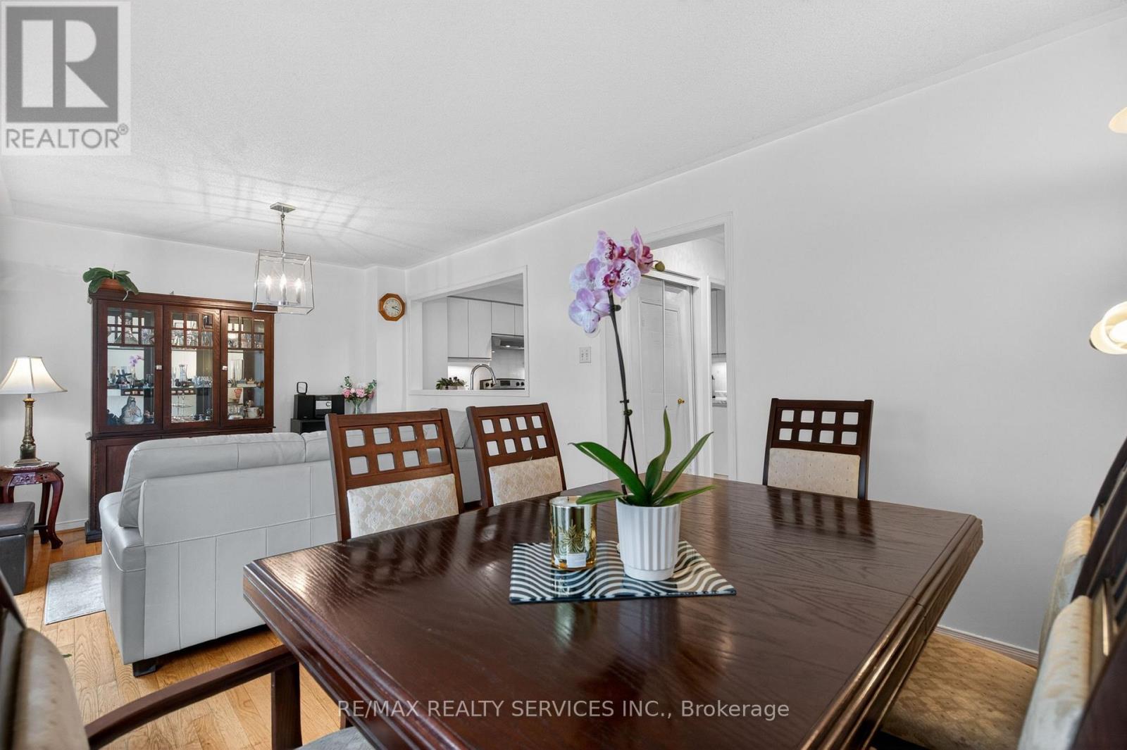 #26A 5205 GLEN ERIN DRIVE E - 12