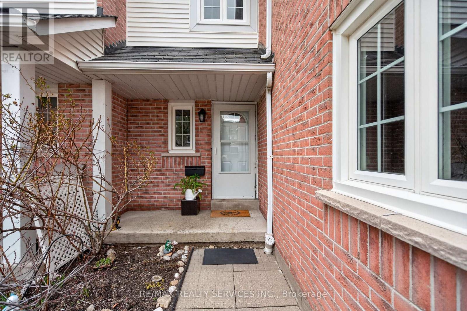 #26A 5205 GLEN ERIN DRIVE E - 38