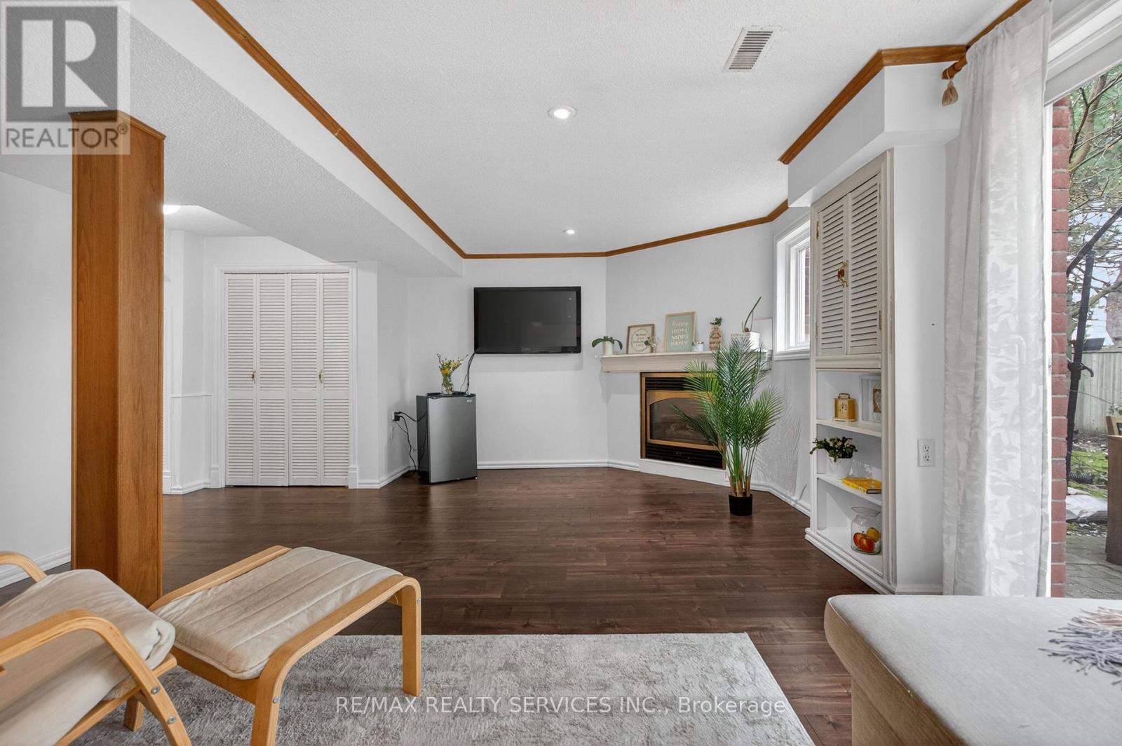 #26A 5205 GLEN ERIN DRIVE E - 44