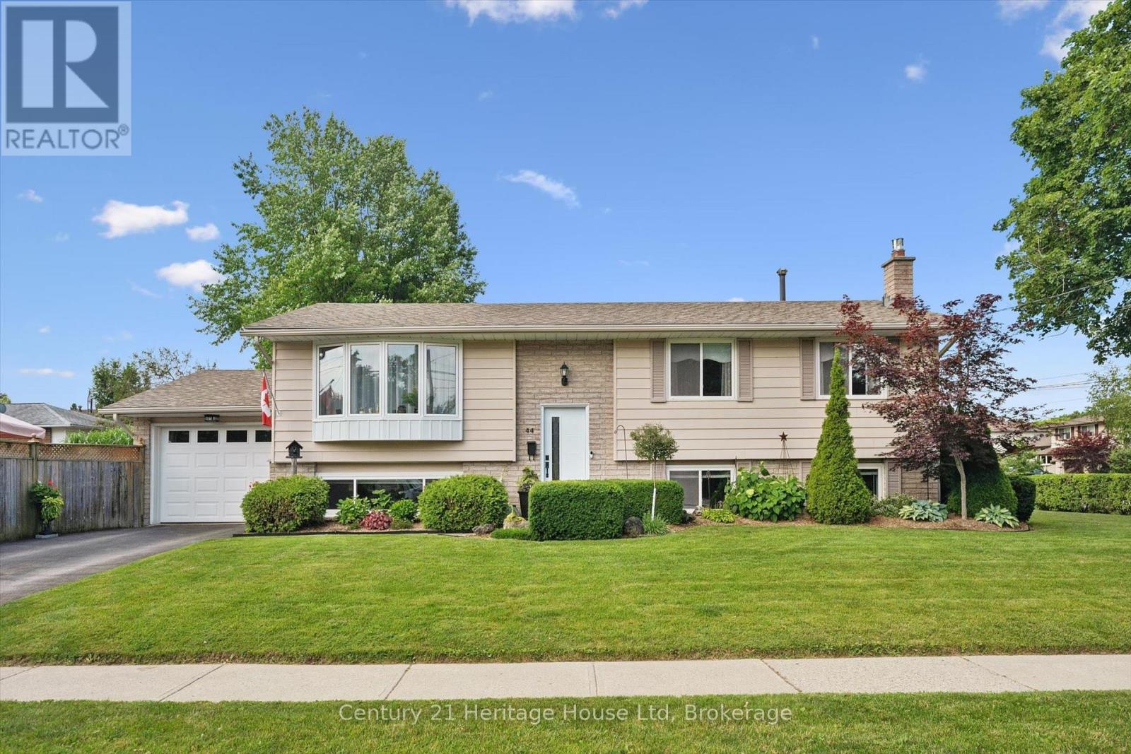 44 INVERNESS DRIVE - 1