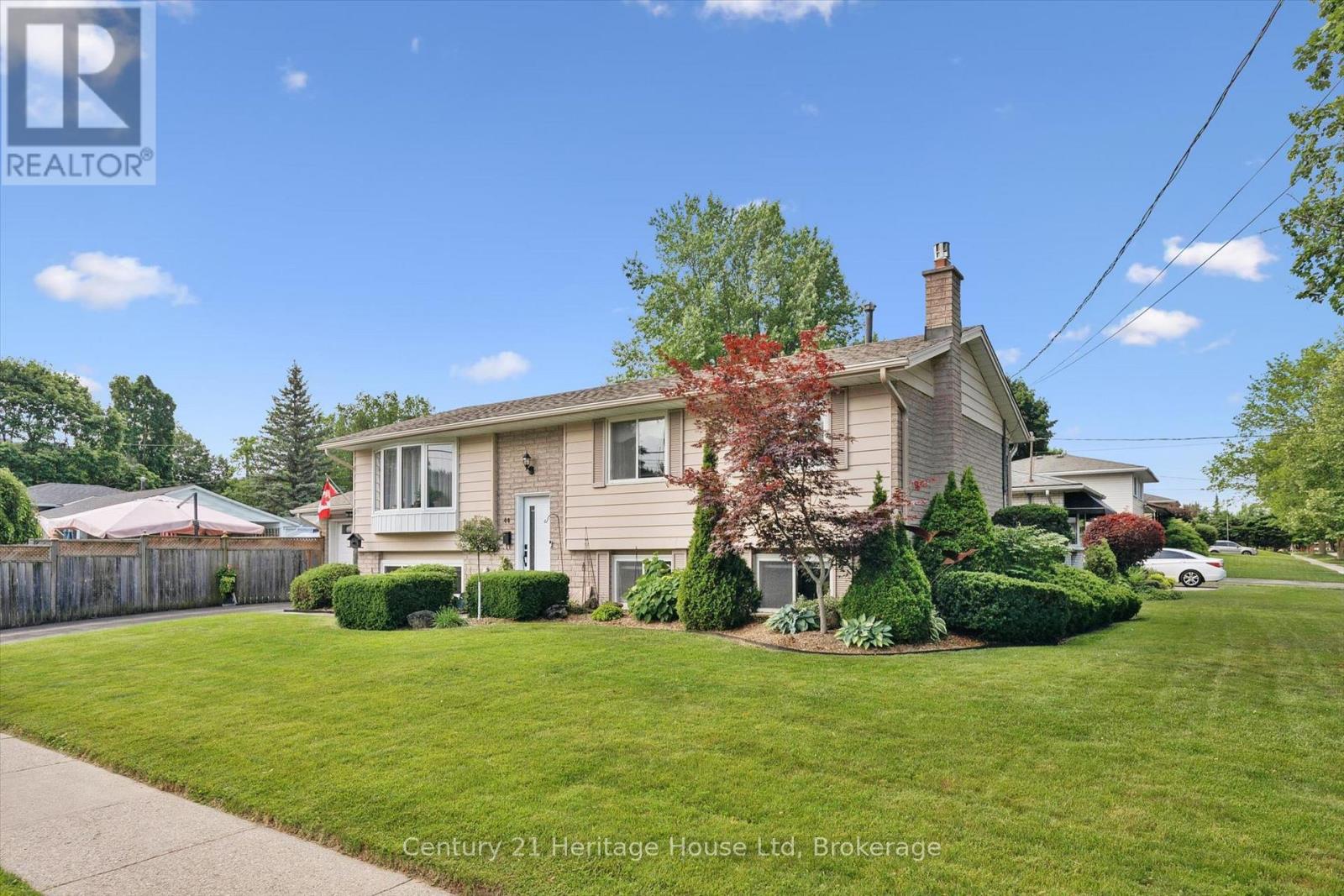 44 INVERNESS DRIVE - 2