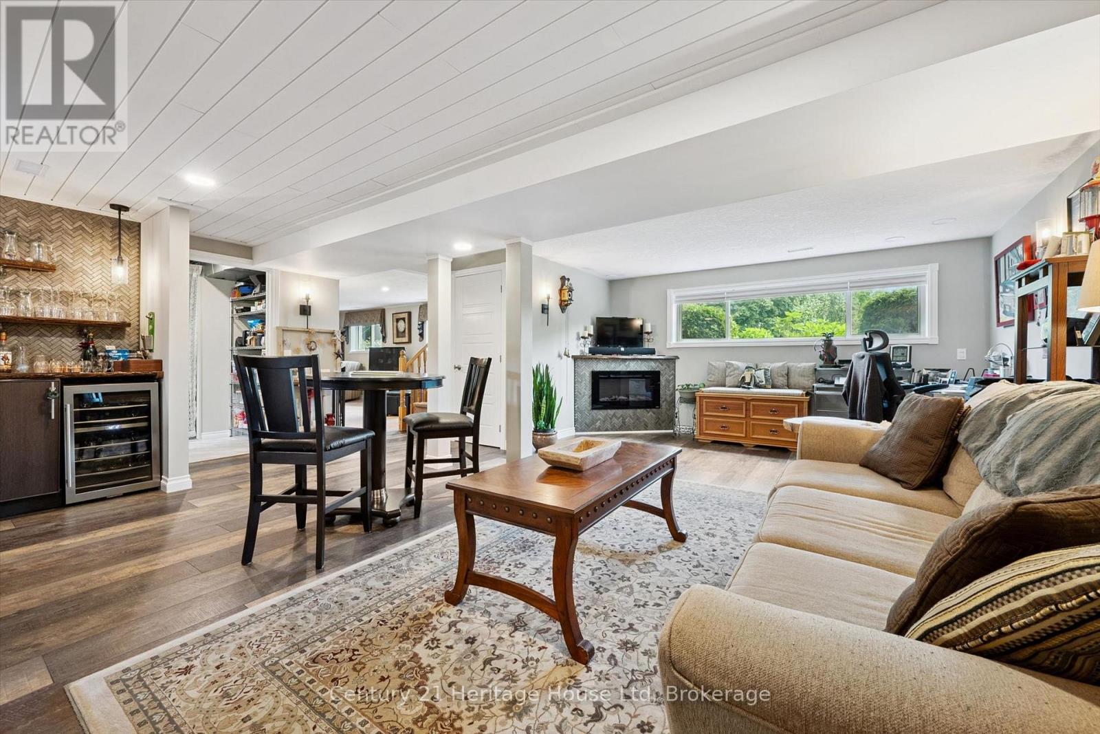 44 INVERNESS DRIVE - 24