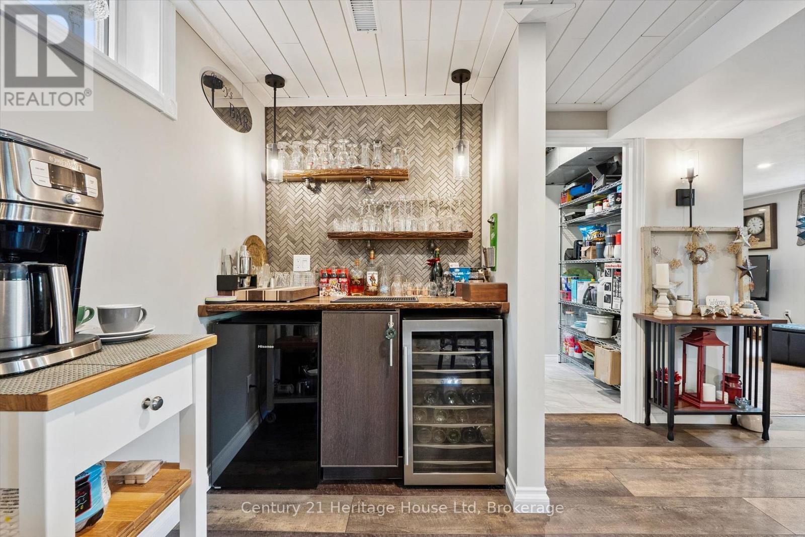 44 INVERNESS DRIVE - 25