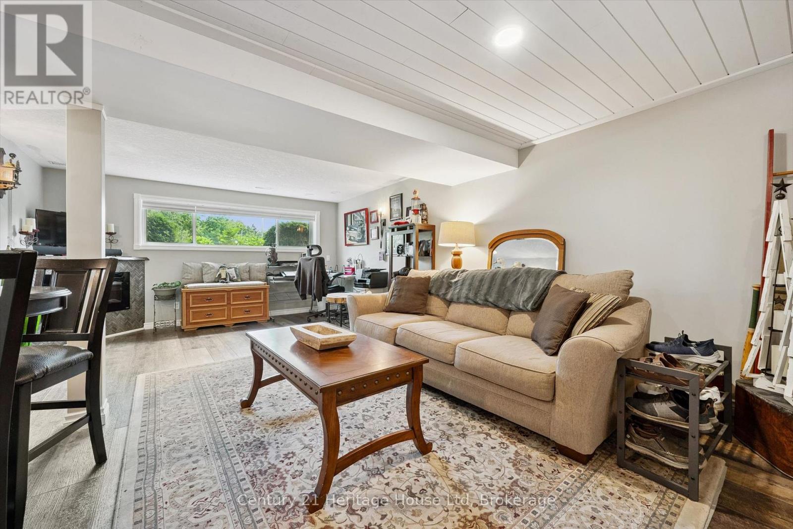 44 INVERNESS DRIVE - 26