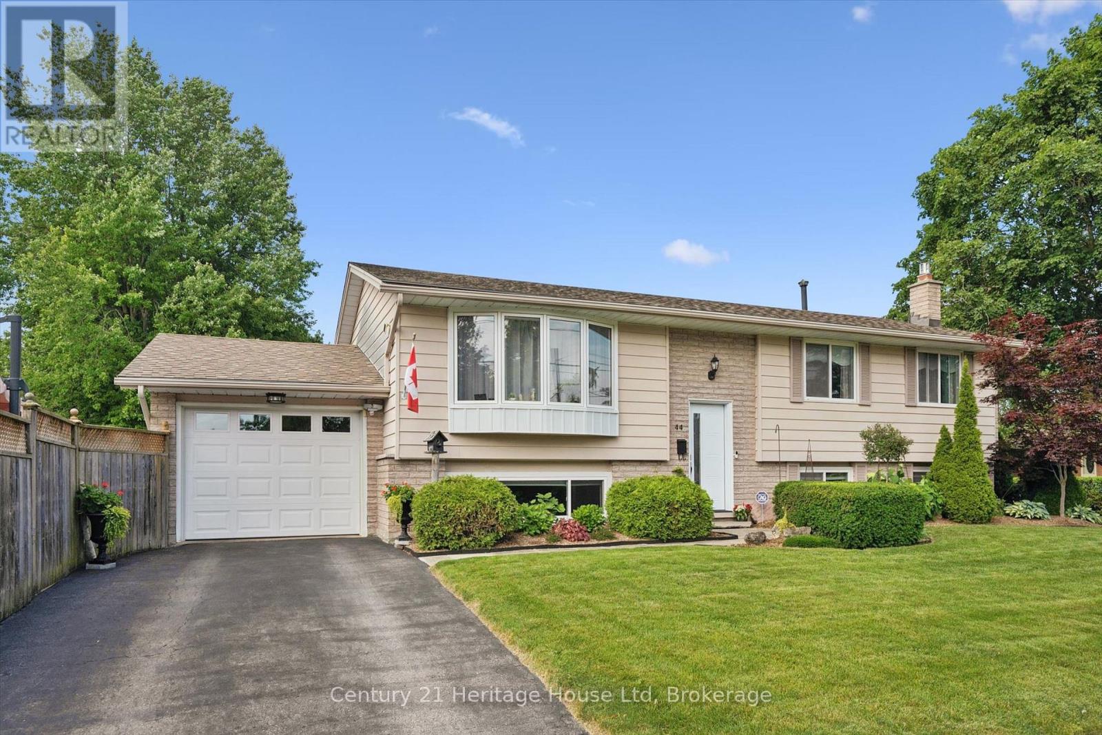 44 INVERNESS DRIVE - 3