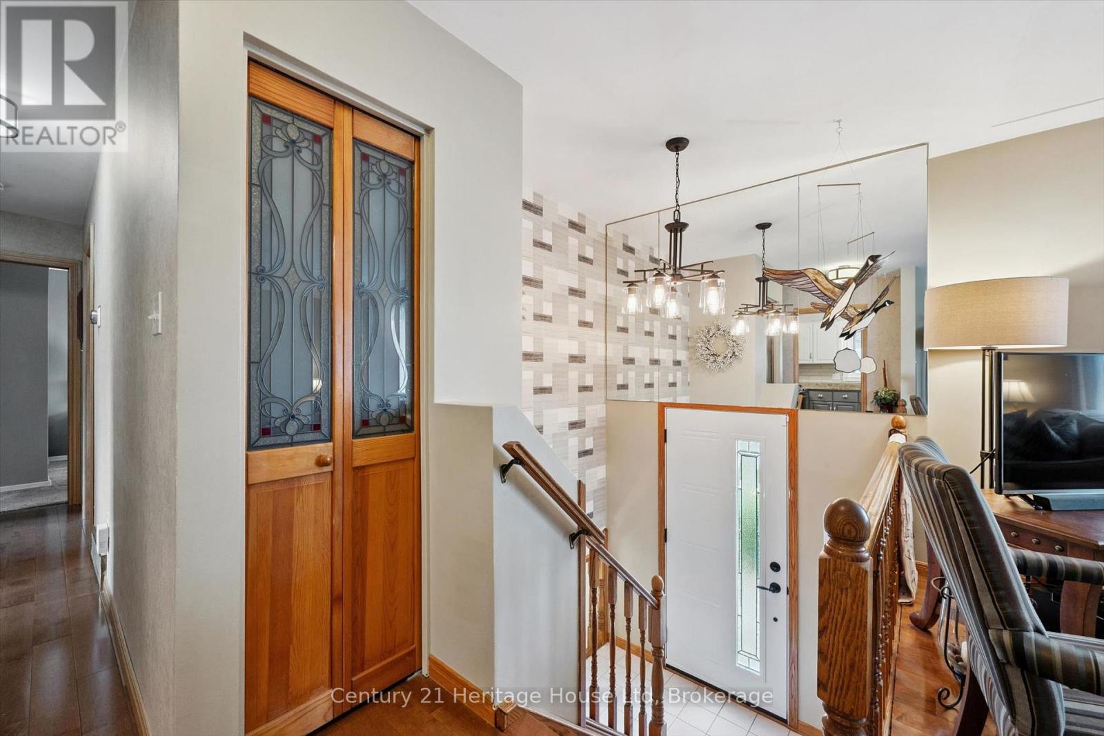 44 INVERNESS DRIVE - 5