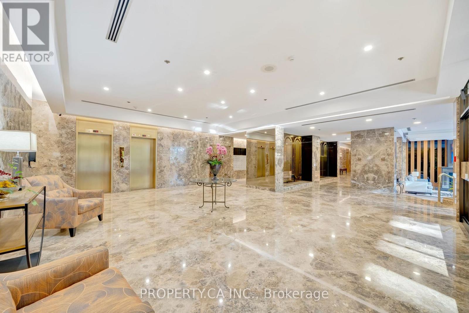 #1202 1 CONCORDE PLACE - 4