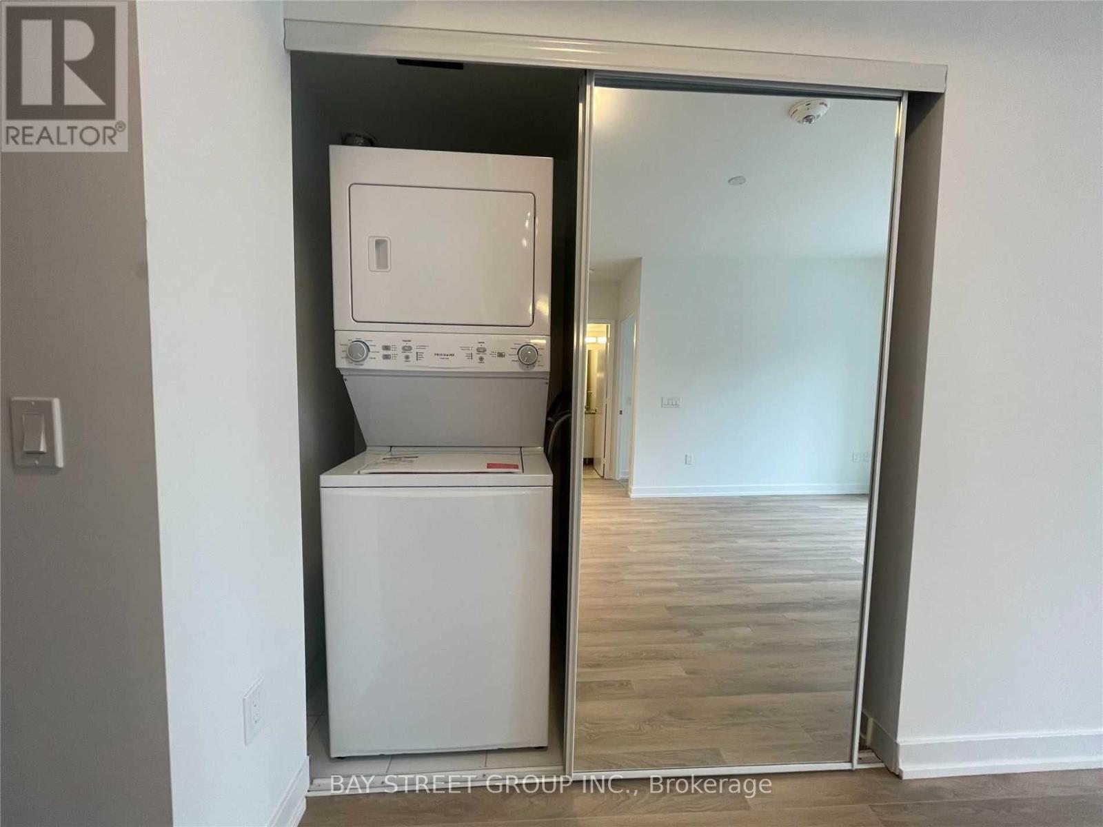 #214 158 FRONT STREET E - 11
