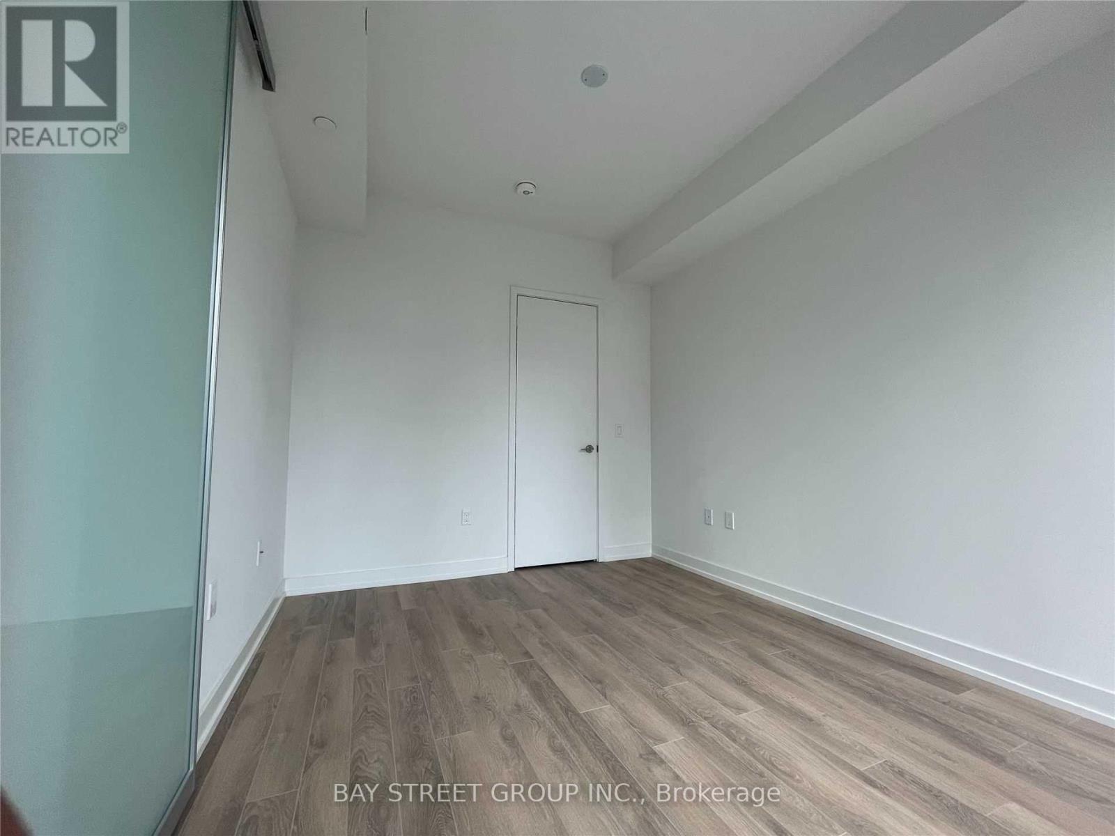 #214 158 FRONT STREET E - 8