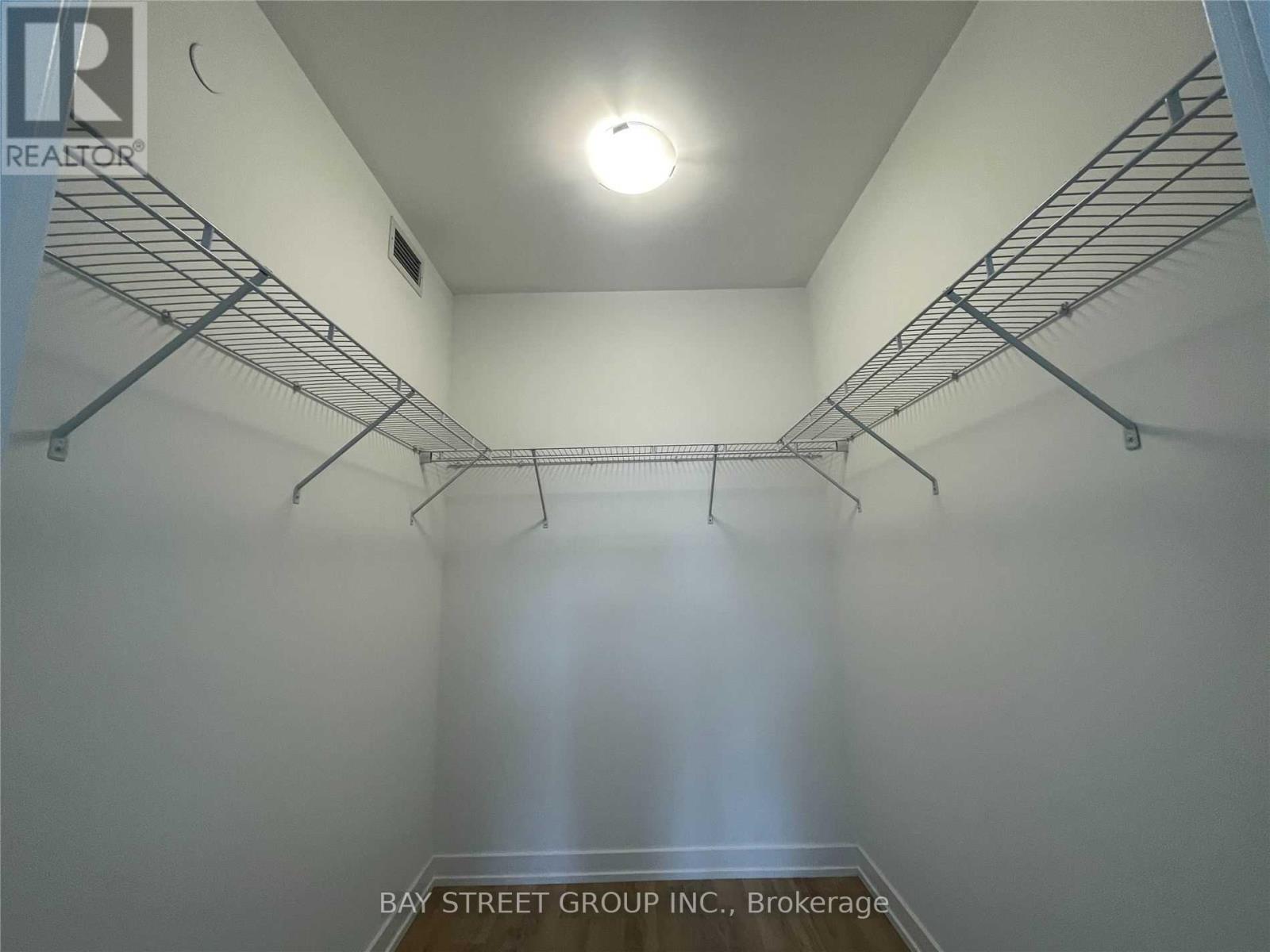#214 158 FRONT STREET E - 9