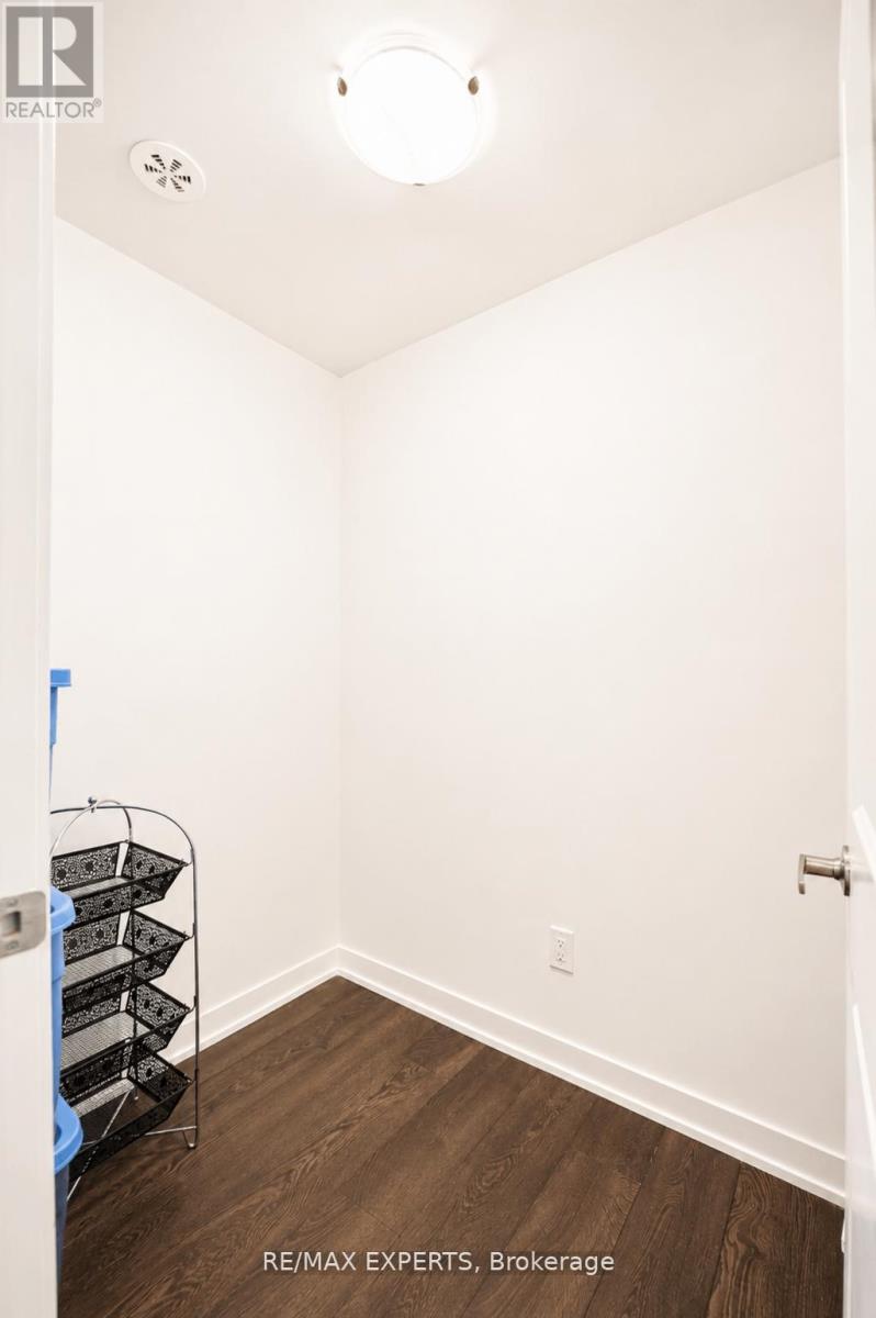 #7 8 MARQUETTE AVENUE - 12