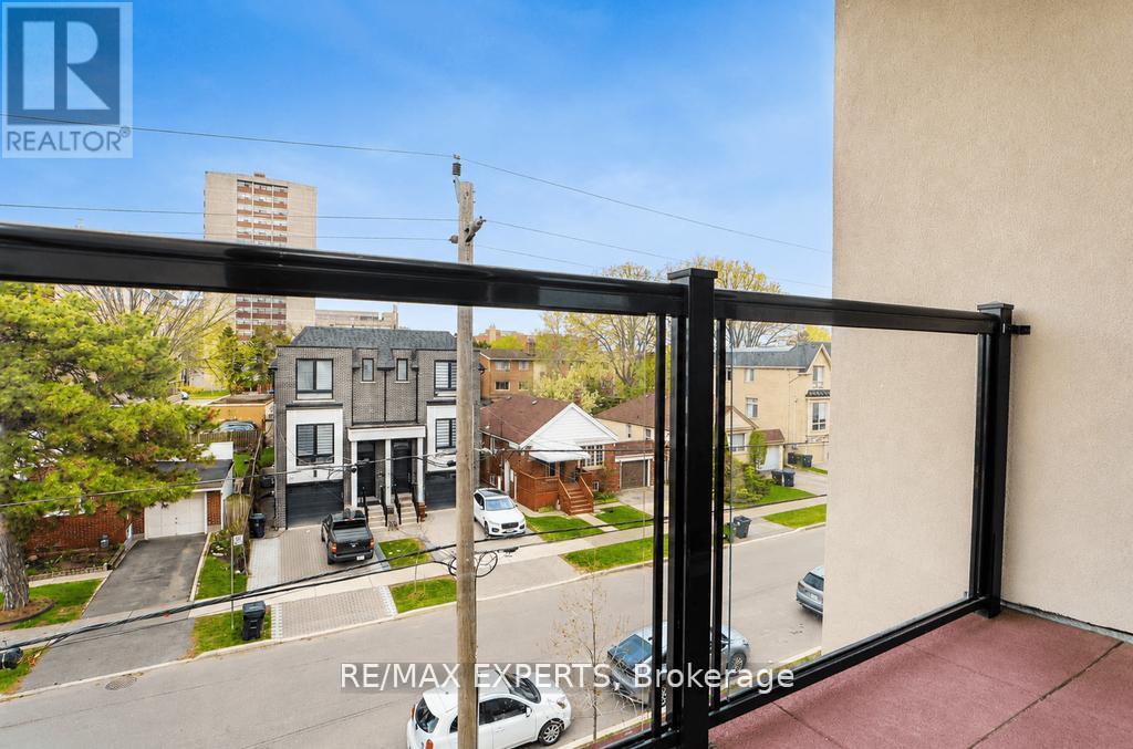 #7 8 MARQUETTE AVENUE - 17
