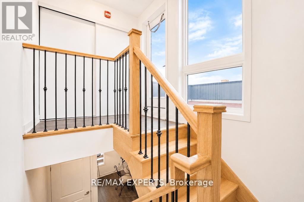 #7 8 MARQUETTE AVENUE - 21