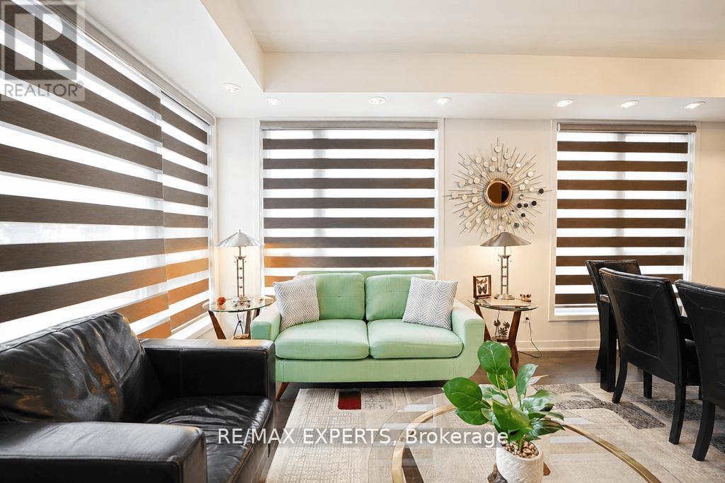 #7 8 MARQUETTE AVENUE - 7