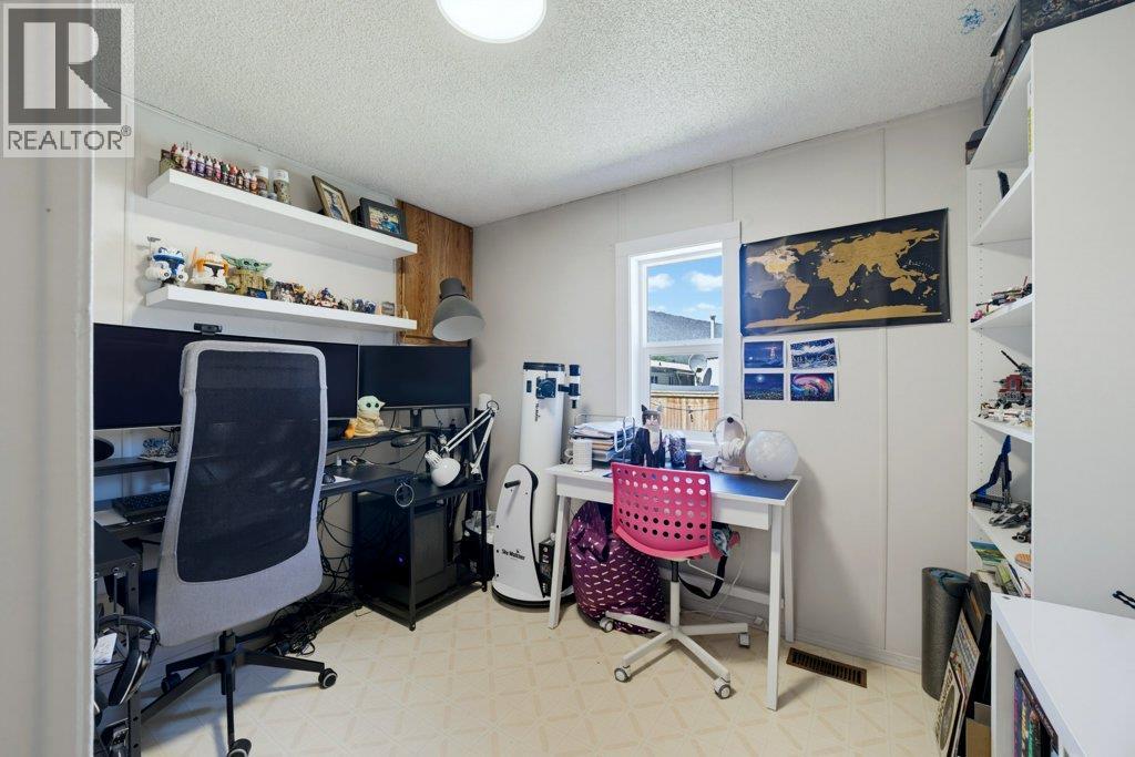 6850 53 Street NE - 20