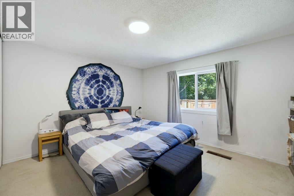 6850 53 Street NE - 19