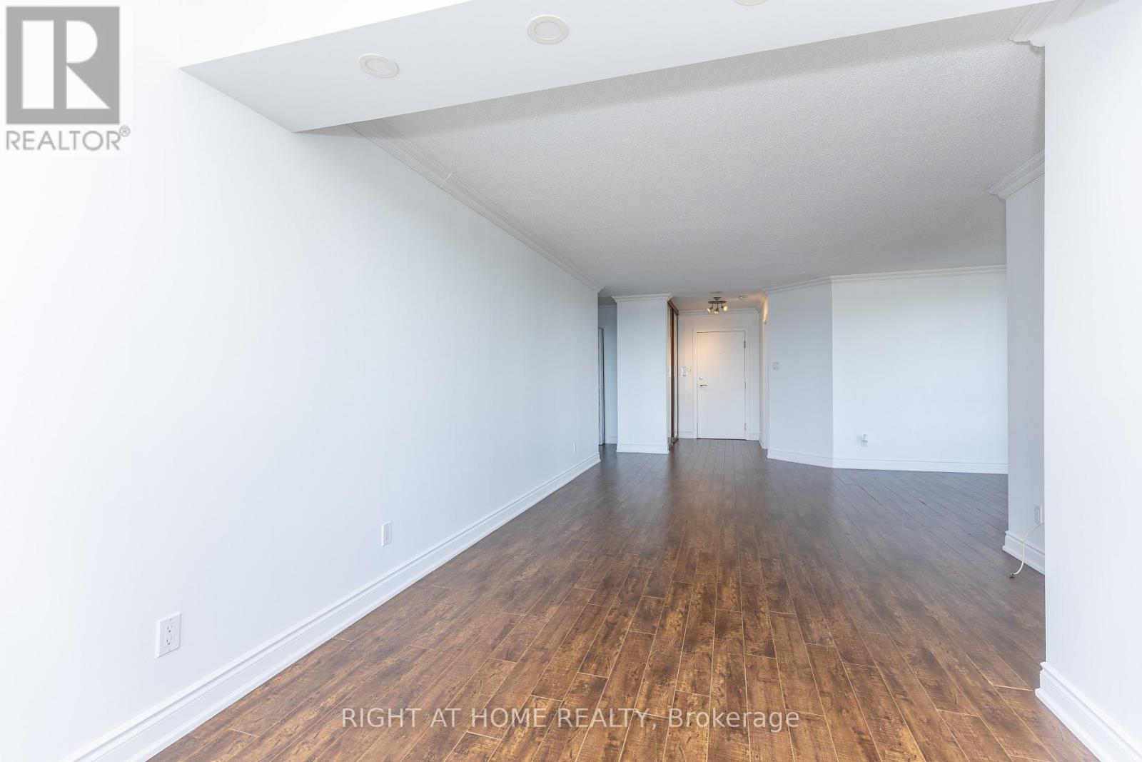 #1001 120 PROMENADE CIRCLE - 18