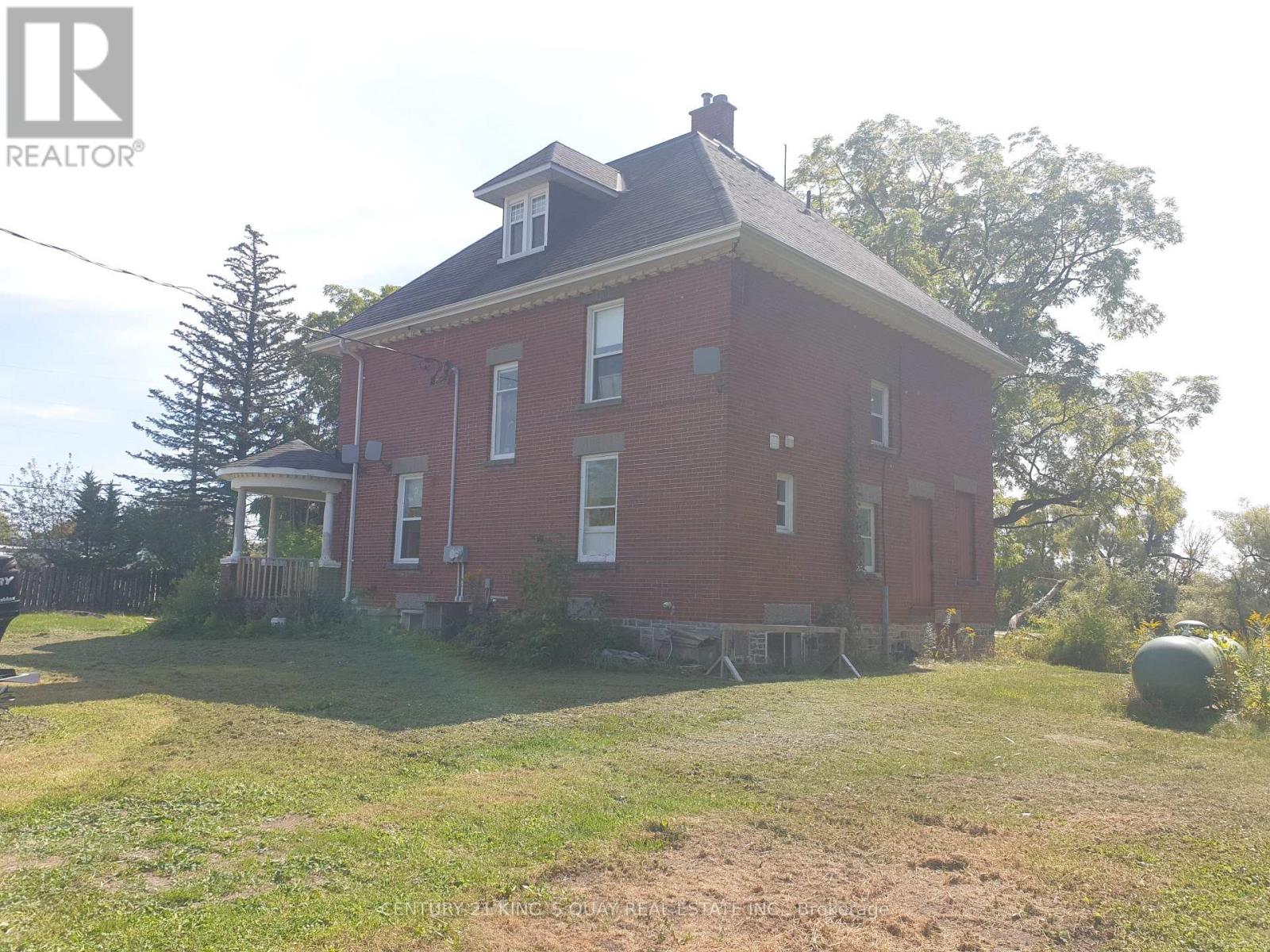 3985 STOUFFVILLE ROAD - 1