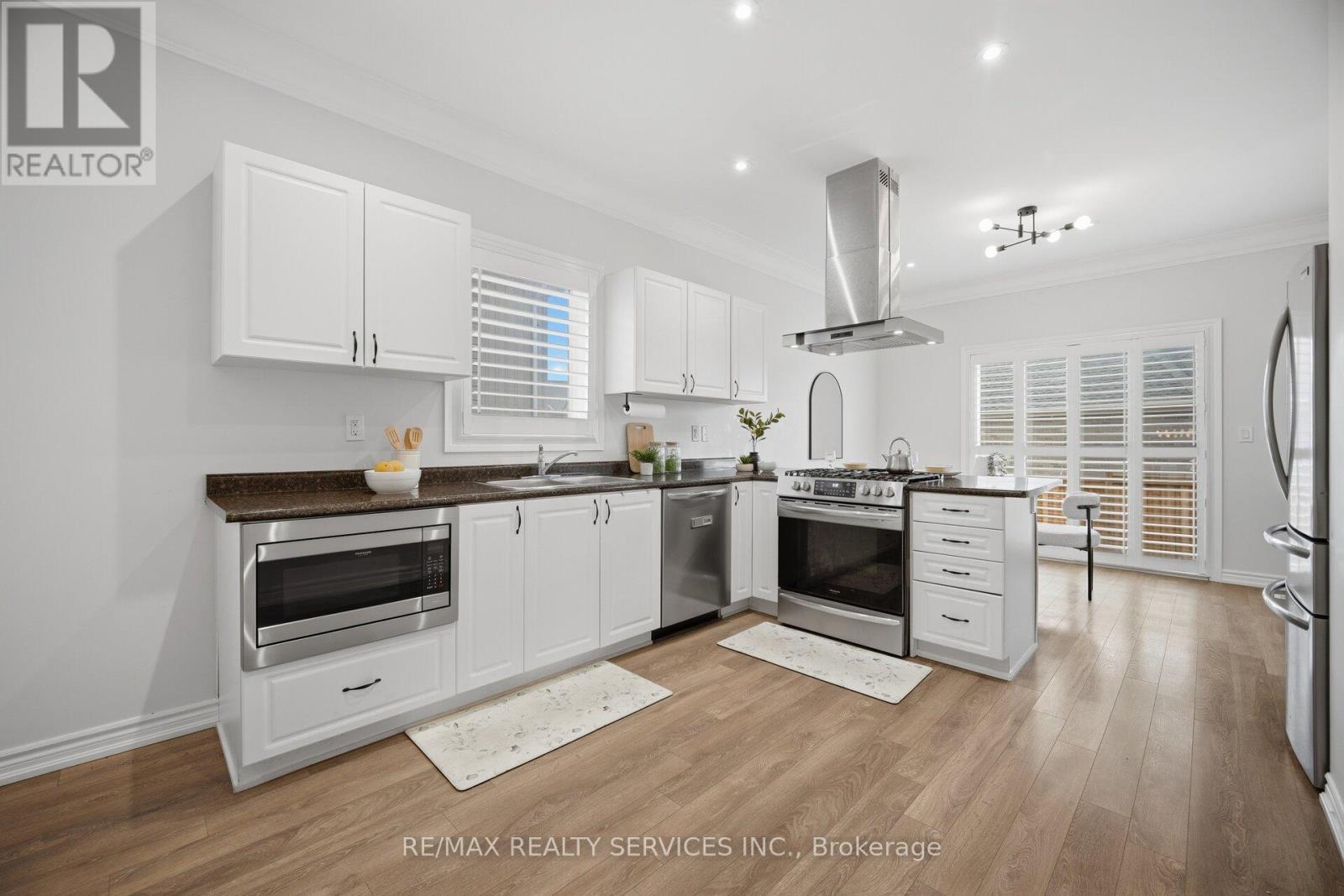 20 TODD CRESCENT - 6