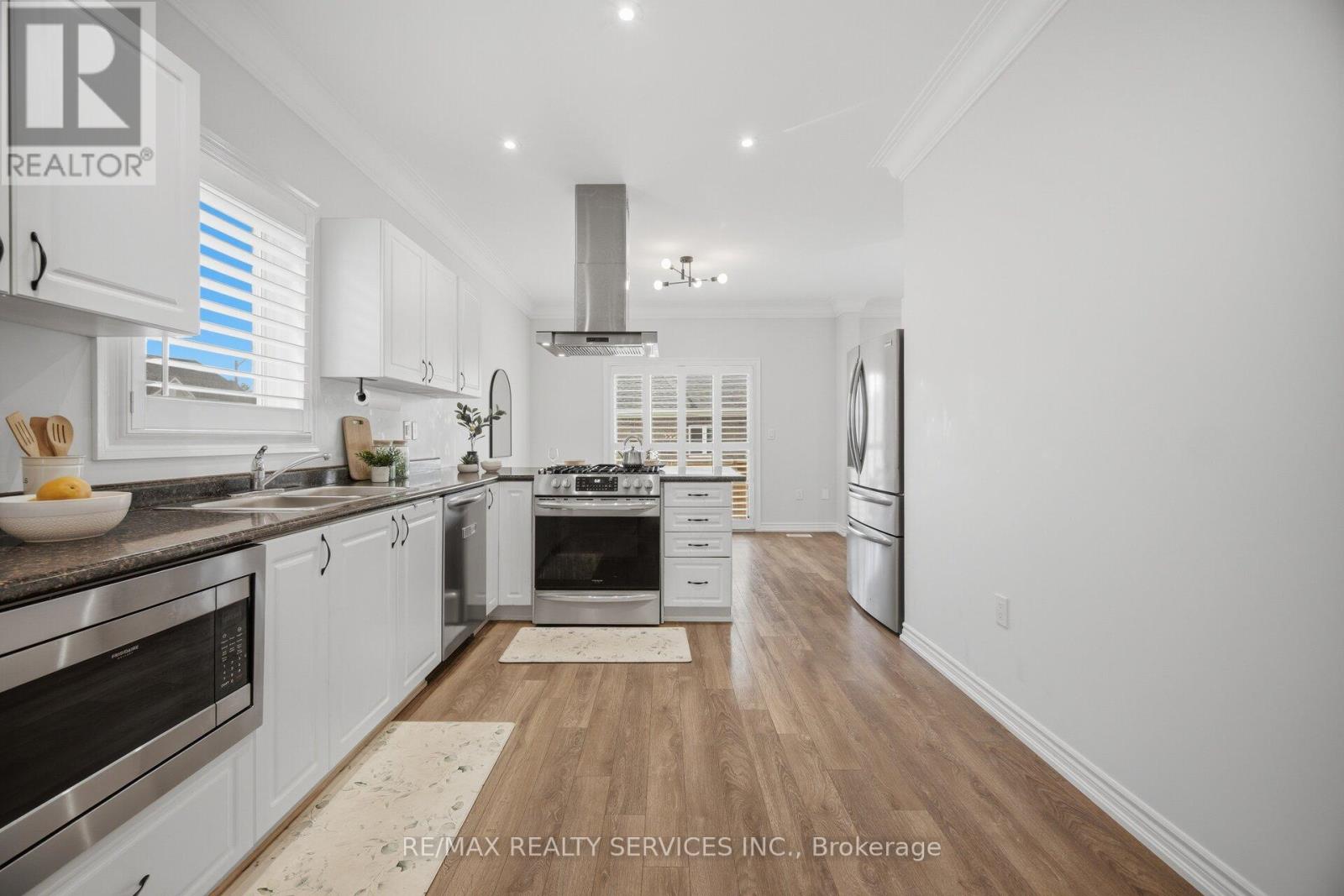 20 TODD CRESCENT - 7