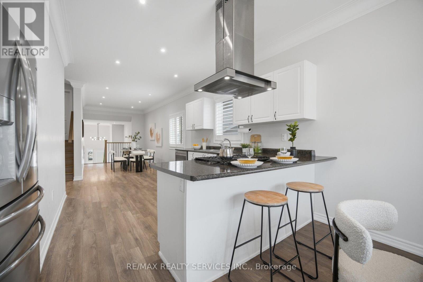 20 TODD CRESCENT - 8