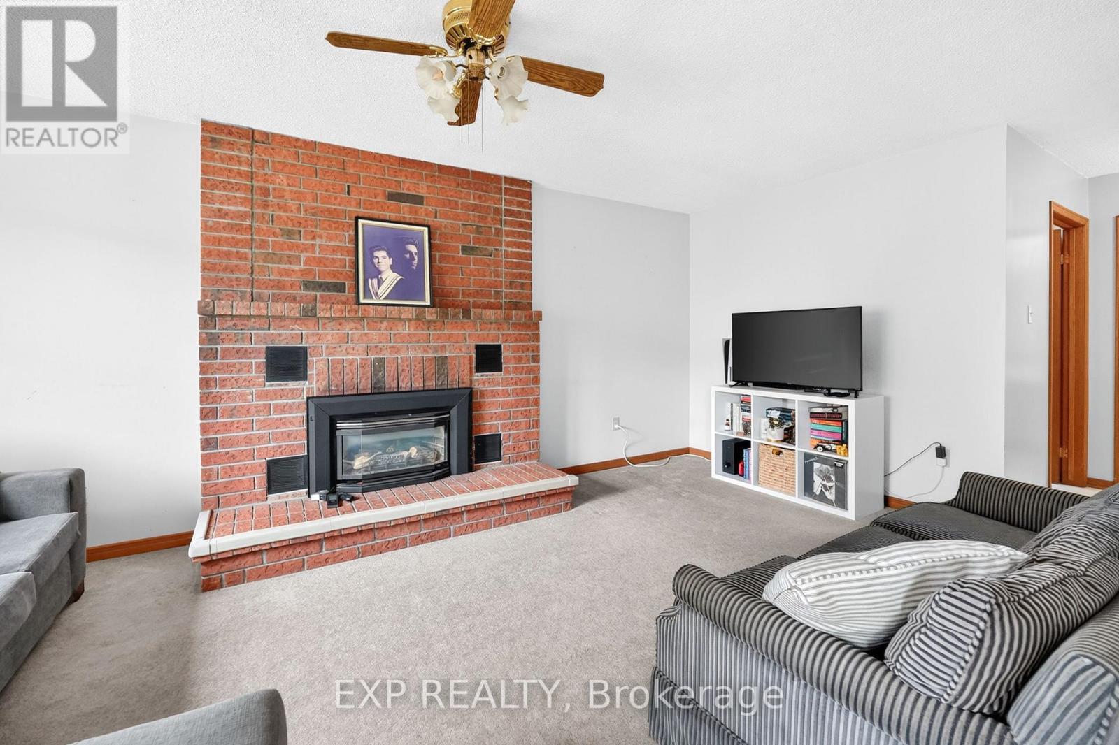 38 FARMINGTON DRIVE - 11