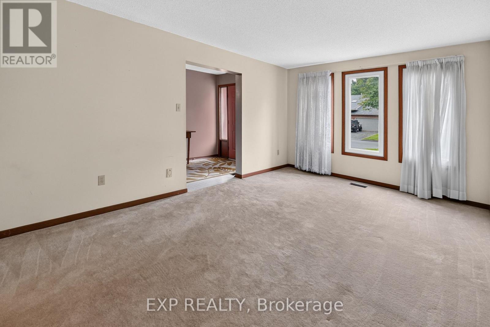 38 FARMINGTON DRIVE - 12