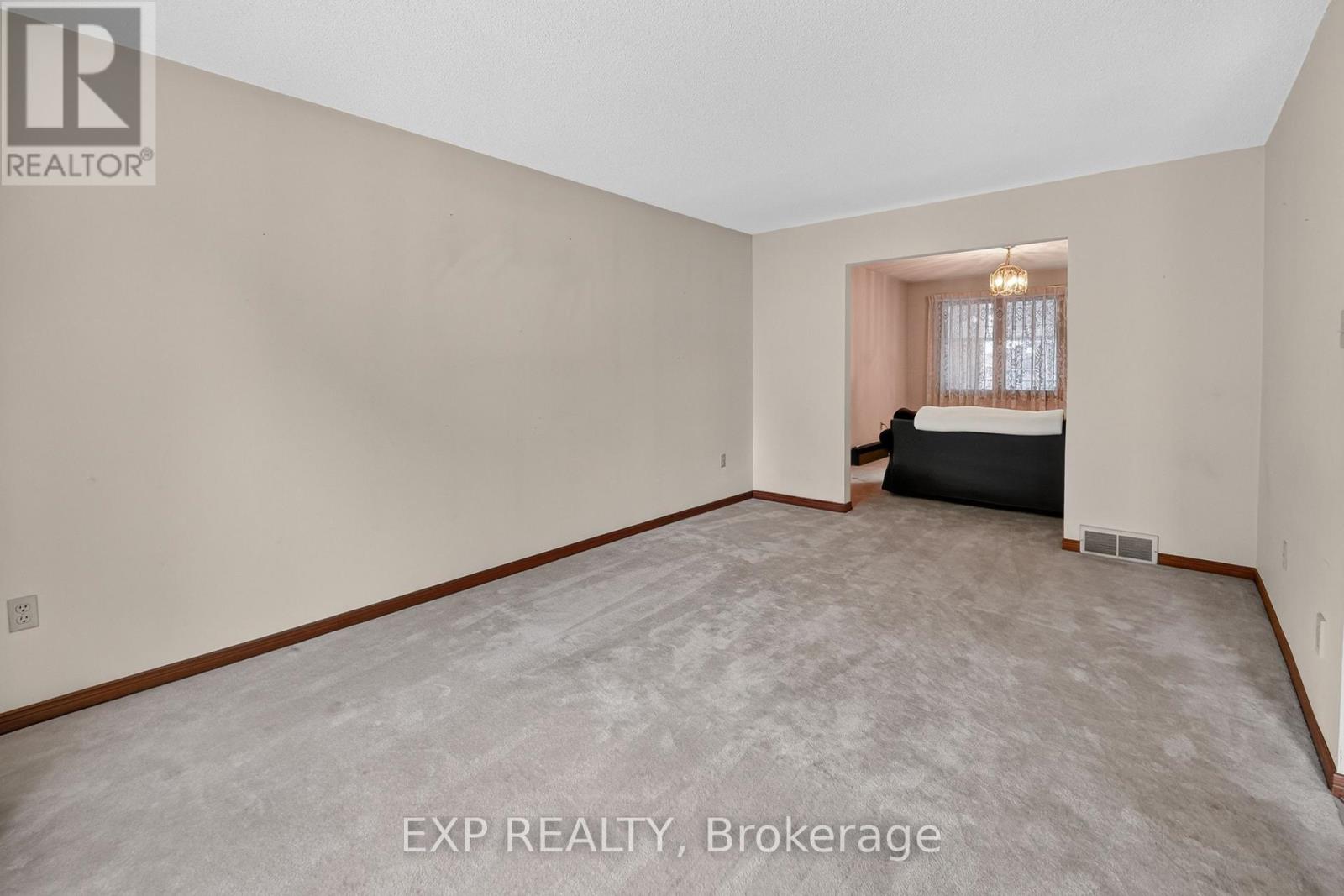 38 FARMINGTON DRIVE - 14