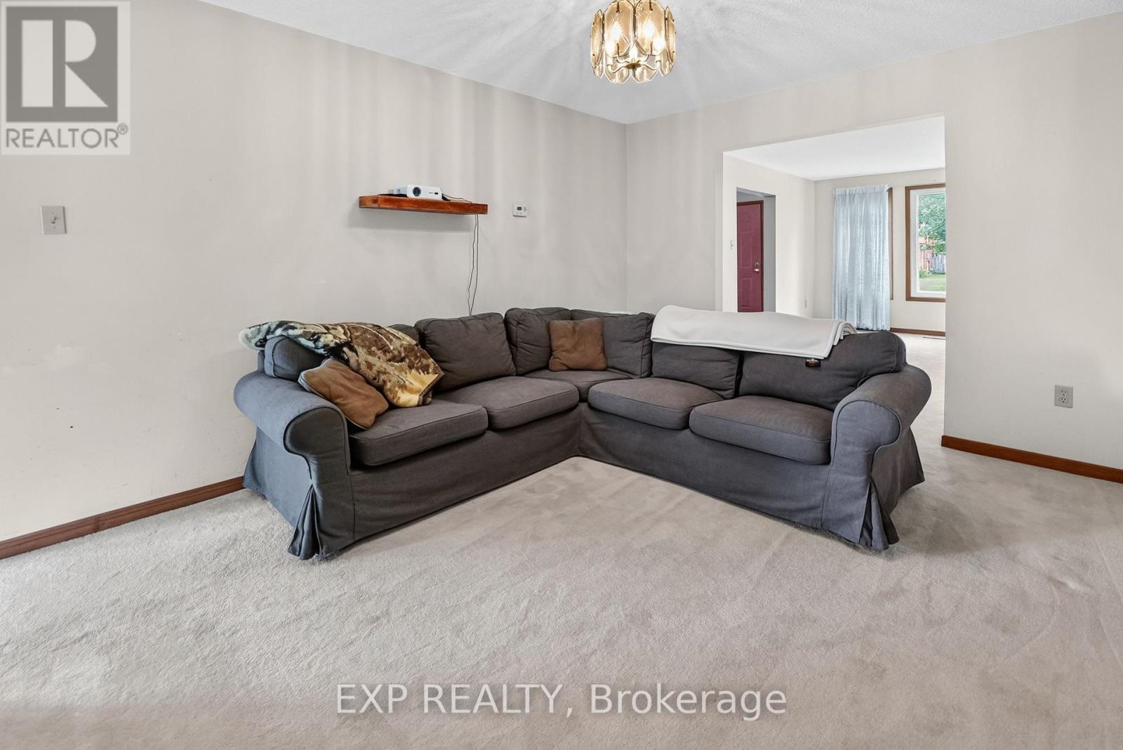38 FARMINGTON DRIVE - 15