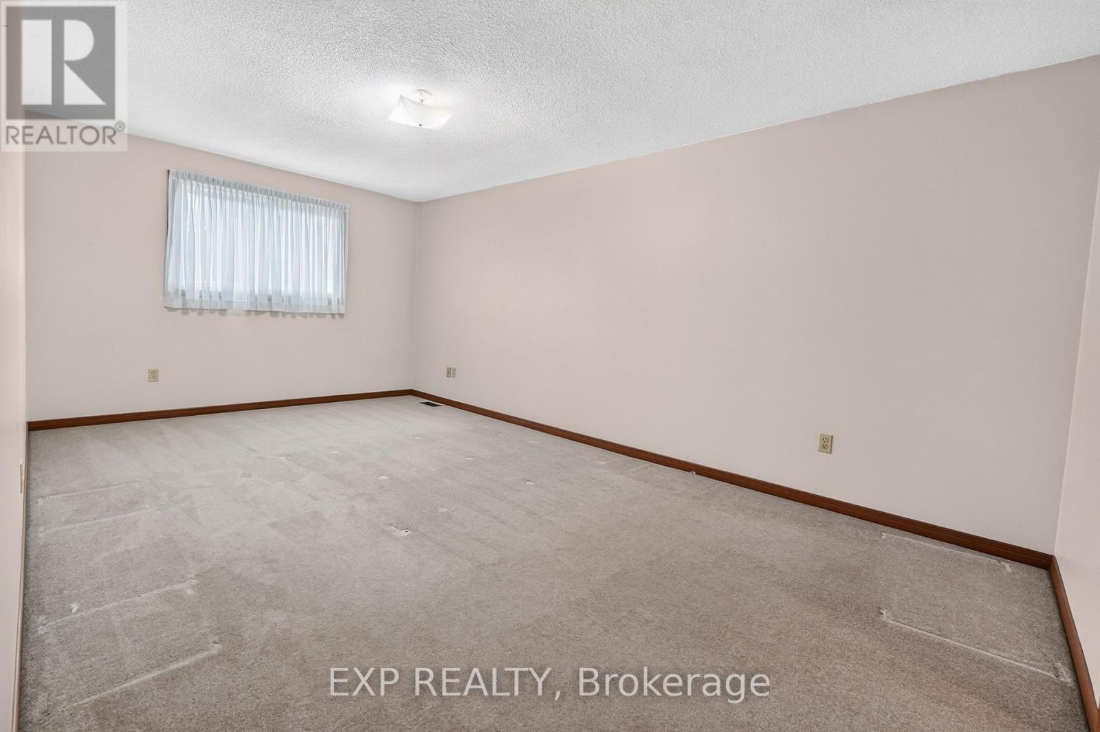 38 FARMINGTON DRIVE - 18