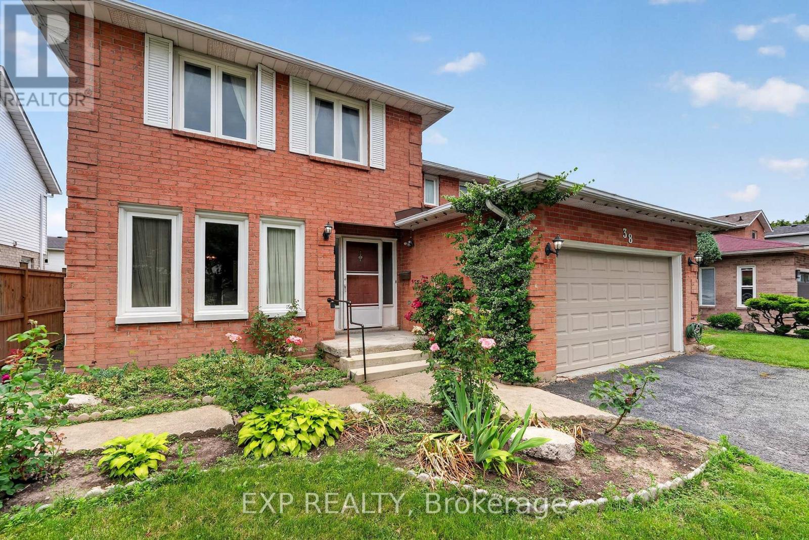 38 FARMINGTON DRIVE - 3