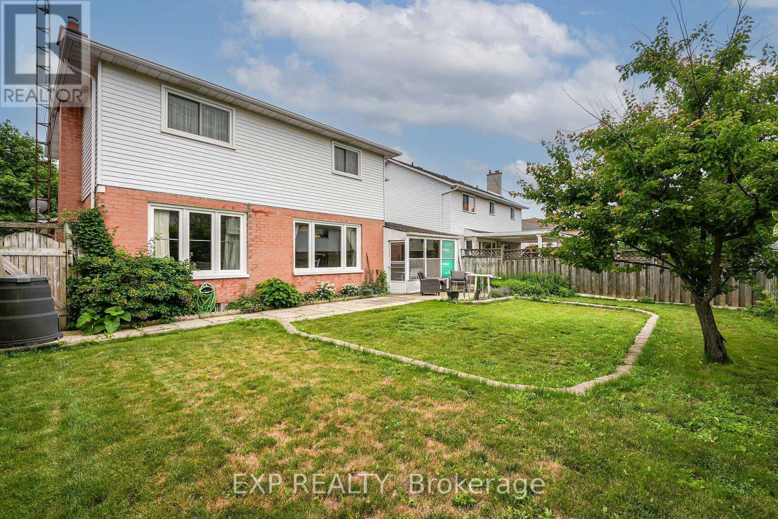 38 FARMINGTON DRIVE - 31