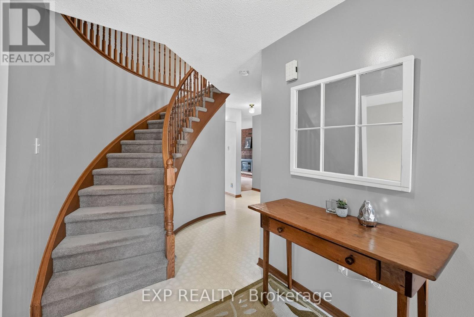 38 FARMINGTON DRIVE - 5